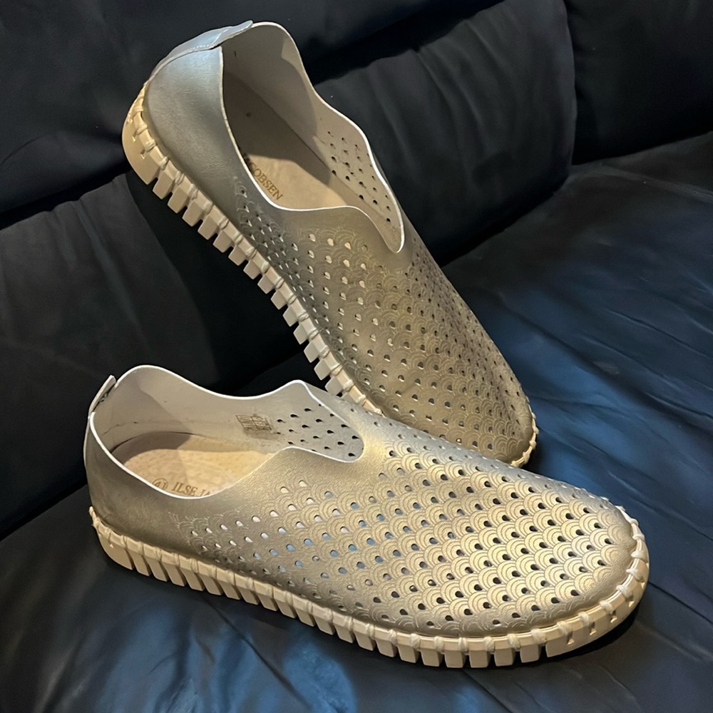 Ilse Jacobsen Tulip perforated slip on sneaker.Woman’s size 41- 10.5 Pewter